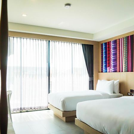 Glow Pattaya Luaran gambar