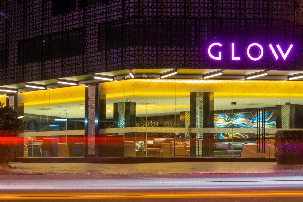Glow Pattaya Luaran gambar