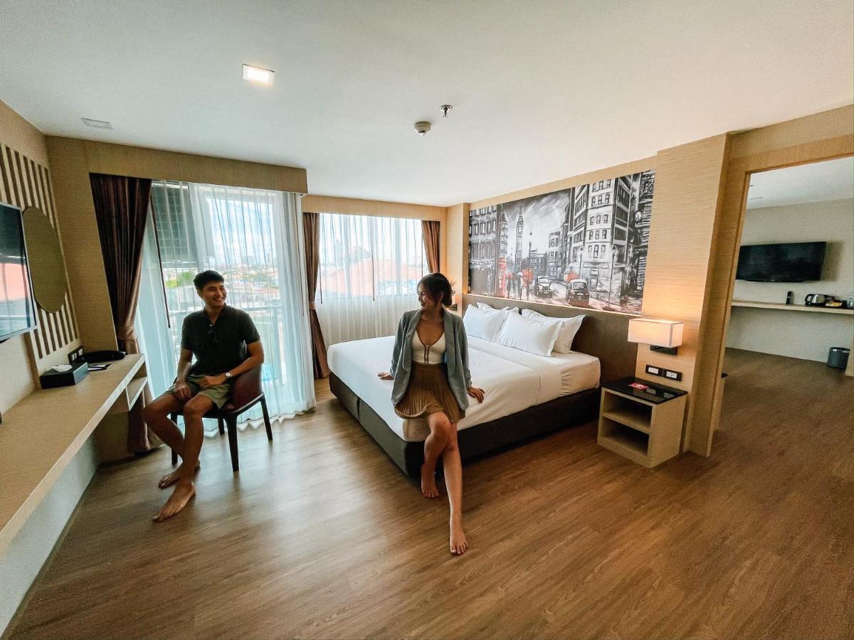 Glow Pattaya Luaran gambar
