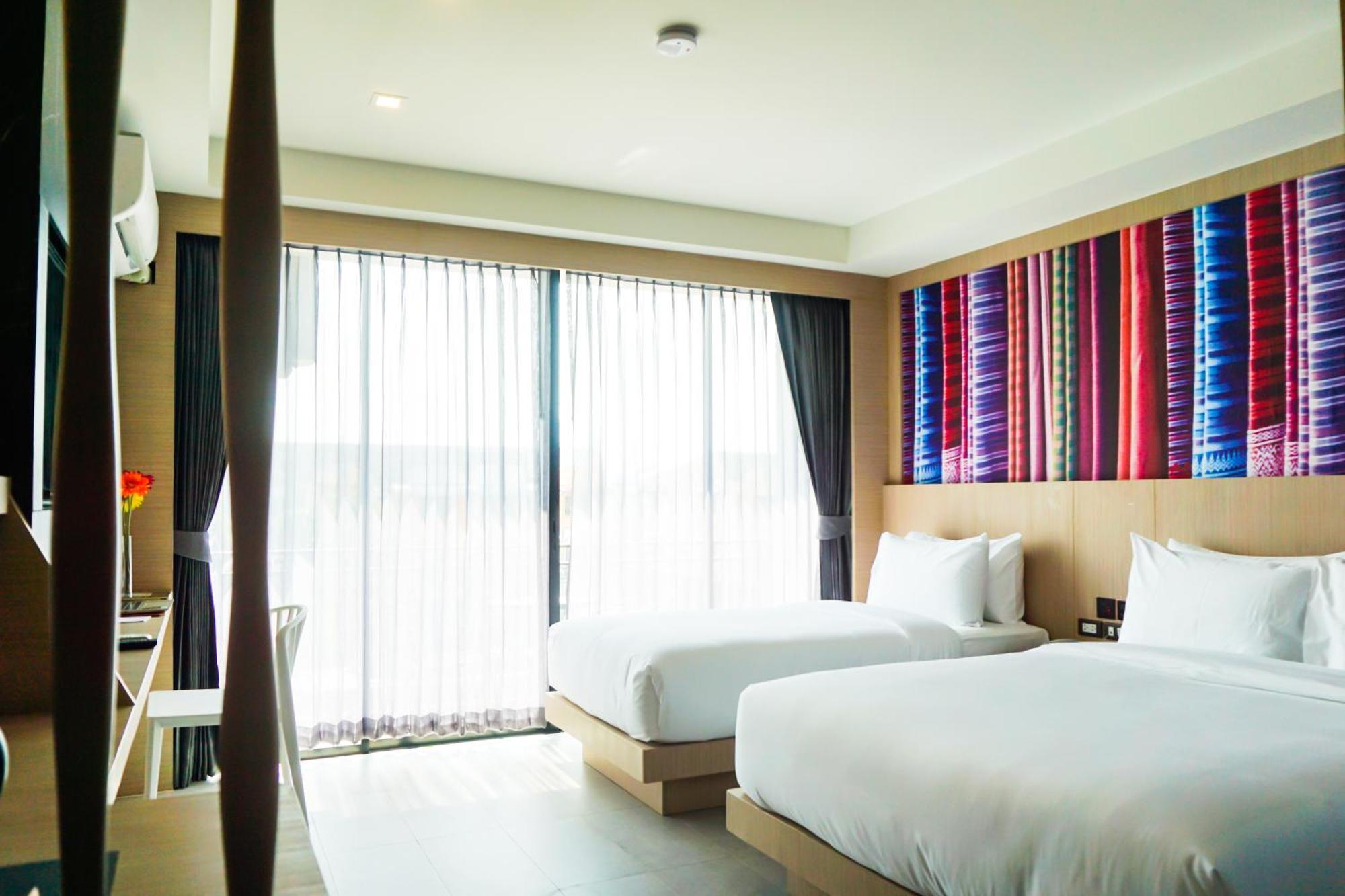 Glow Pattaya Luaran gambar